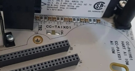 وحدة الإدخال التناظرية CC-TAIX01 Honeywell وحدة IOTA أجزاء DCS جديدة تمامًا