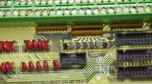 DS200TBQCG1A GE RST وحدة إنهاء المدخلات والإخراجات الكهربائية