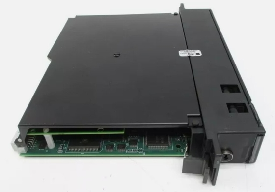 IC697CPX935 GE وحدة المعالجة المركزية ذات فتحة واحدة مع ثلاثة منافذ متسلسلة 32 بت