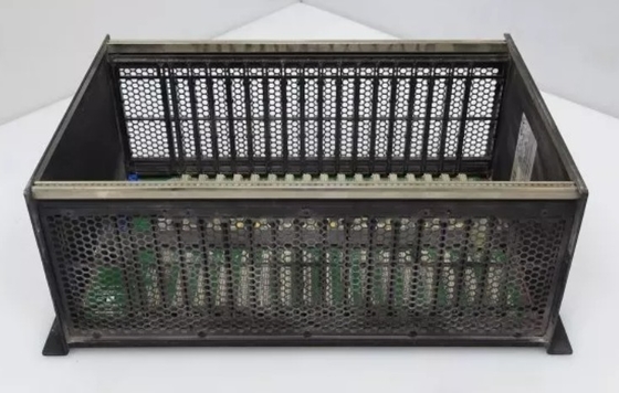 IC698CHS017 GE PACSystems RX7i Racks 17 فتحة أمامية وخلفية وحدة المعالجة المركزية وتكوينات الإدخال والخروج
