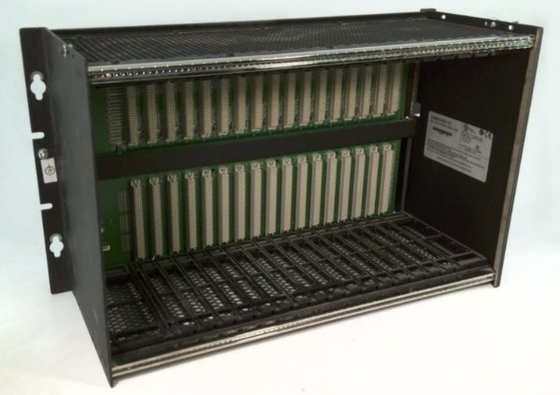 IC698CHS117 GE رف 17 فتحة أمامية خلفية تركيب I / O VEM وحدات وحدة المعالجة المركزية دعم اختياري تجميع مروحة التبريد