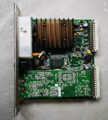 IC698CPE010 وحدة المعالجة المركزية GE وحدة المعالجة المركزية تتواصل مع وحدات الإدخال والخروج ووحدات الخيار الذكية