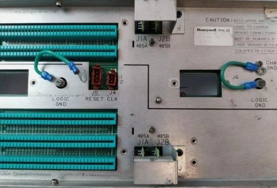 هونيول 51402455-100 D/N Module Classic Backpanel 2 NODE CFA (مجموعة أجهزة التشغيل الكلاسيكية)