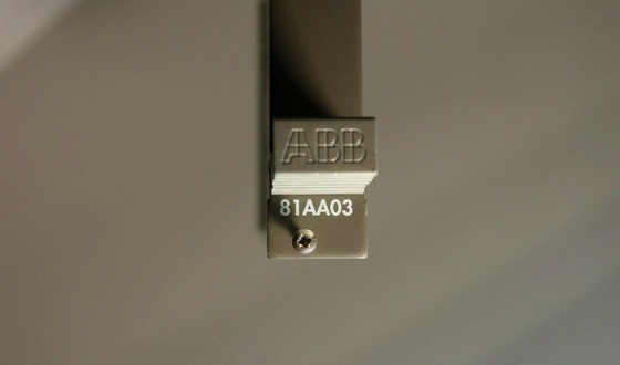 81AA03A-E GJR2394100R1210 ABB وحدة الخروج وحدة IO التناظرية