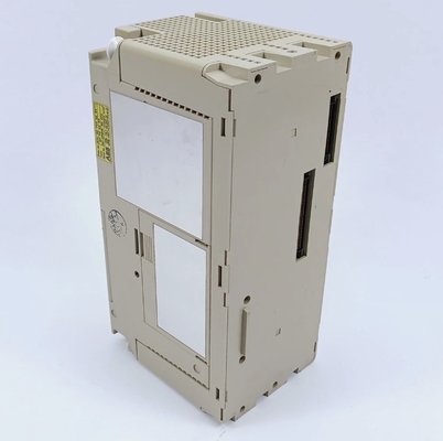 07ZE61 GJV3074321R302 ABB الوحدة المركزية 2 Subracks مع 18 فتحة I / O