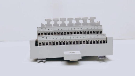 TU844 3BSE021445R1 ABB وحدة إنهاء وحدة I / O لفتحة الشنت ستيك