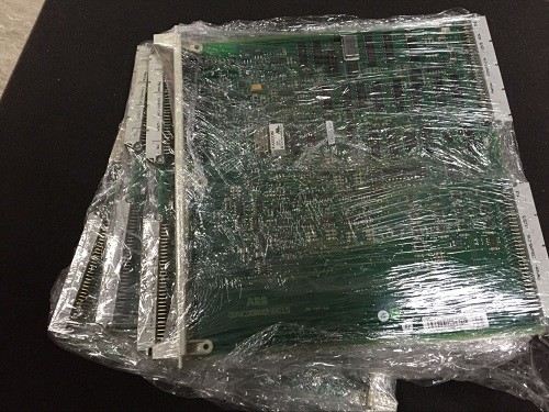 DSBC176 ABB S100 I / O Bus Extender Board Module PLC Spare Parts 3BUR001661R1