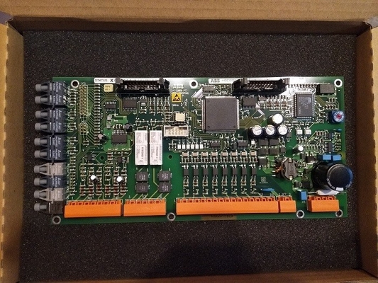 UAC389AE01 ABB Device UA C389 AE01 وحدة معالج التحكم PLC قطع غيار HIEE300888R0001