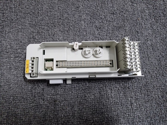 قاعدة وحدة إنهاء الوحدة النمطية TU891 ABB PLC S800 I / O 3BSC840157R1