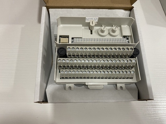 TU831V1 ABB PLC 8 قنوات I / O ممتدة كتلة طرفي S800 I / O DCS 3BSE013235R1
