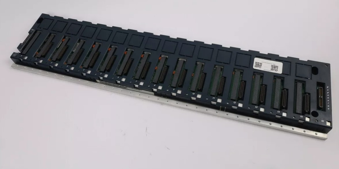 IC695CHS016 GE PAC Systems RX3i 16 فتحة قاعدة وحدة التحكم عالية السرعة تدعم PCI والحافلة التسلسلية