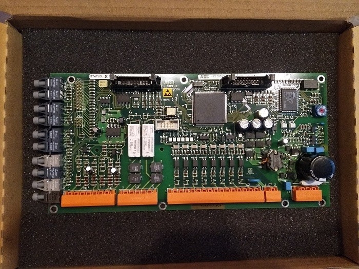 UAC389AE01 ABB Device UA C389 AE01 وحدة معالج التحكم PLC قطع غيار HIEE300888R0001